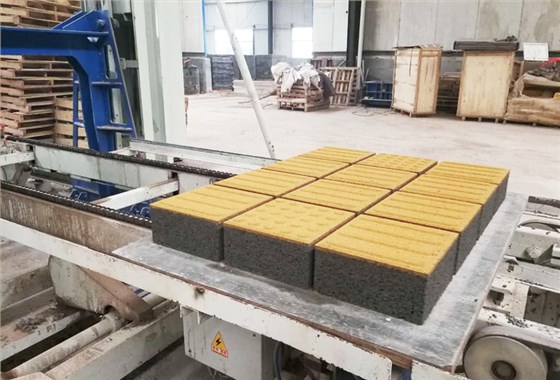 人行道透水磚設備