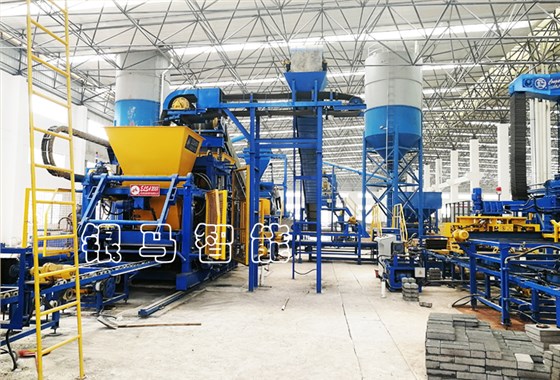 透水磚機軸承發(fā)燒原因及液壓系統(tǒng)維修注意事項！