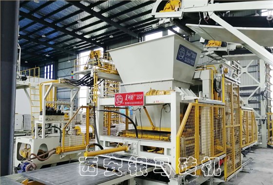 免燒全自動大型制磚設(shè)備：銀馬擁有與國際品牌角逐的實(shí)力！