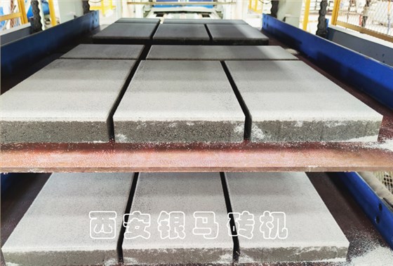 建筑垃圾制磚全套設(shè)備：智能砌塊磚機(jī)總動(dòng)員，共繪藍(lán)圖！