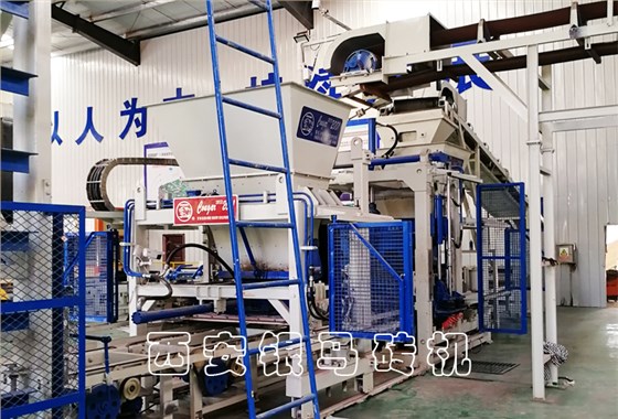 鐵尾礦制磚機：實現(xiàn)經(jīng)濟效益與環(huán)境效益雙贏