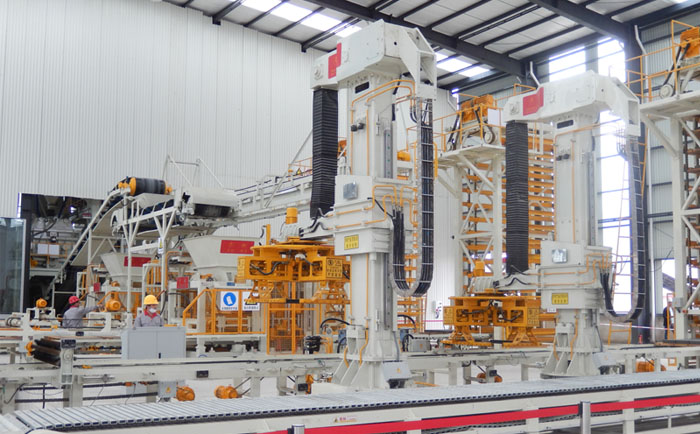 傳統(tǒng)水泥免燒磚機(jī)設(shè)備廠家深陷困境 唯有主動(dòng)出擊才能找到出路