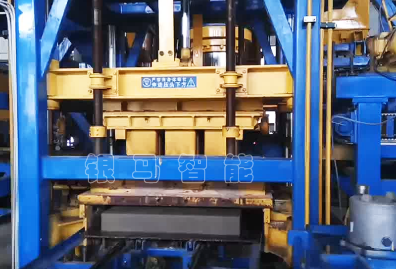 它不是動(dòng)力，但PC仿石磚制磚機(jī)沒(méi)它就不能生產(chǎn)！