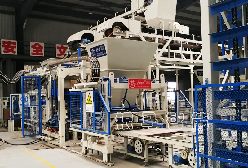 水泥磚自動生產(chǎn)線配套減速機(jī)漏油故障問題如何處理？