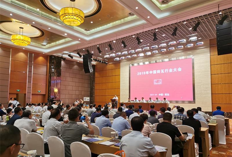 2019年中國(guó)磚瓦行業(yè)大會(huì)圓滿落幕，銀馬環(huán)保磚/石一體機(jī)備受矚目！