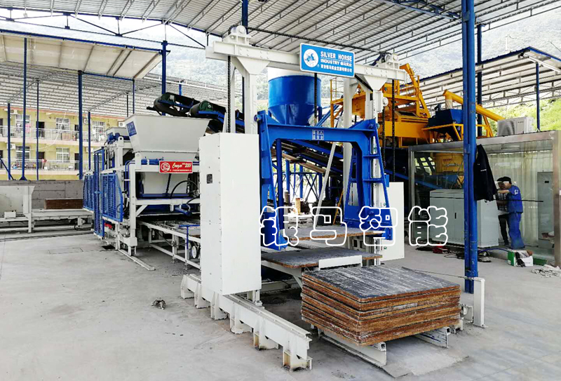 便道磚生產(chǎn)設備：免燒磚機轉型升級的目標是價值定位！