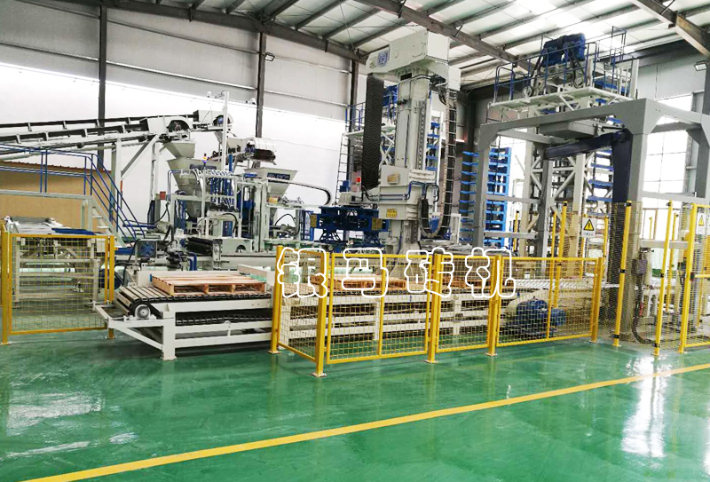 便道磚生產(chǎn)設(shè)備：透水磚機電機設(shè)備應(yīng)該怎么進行維護？