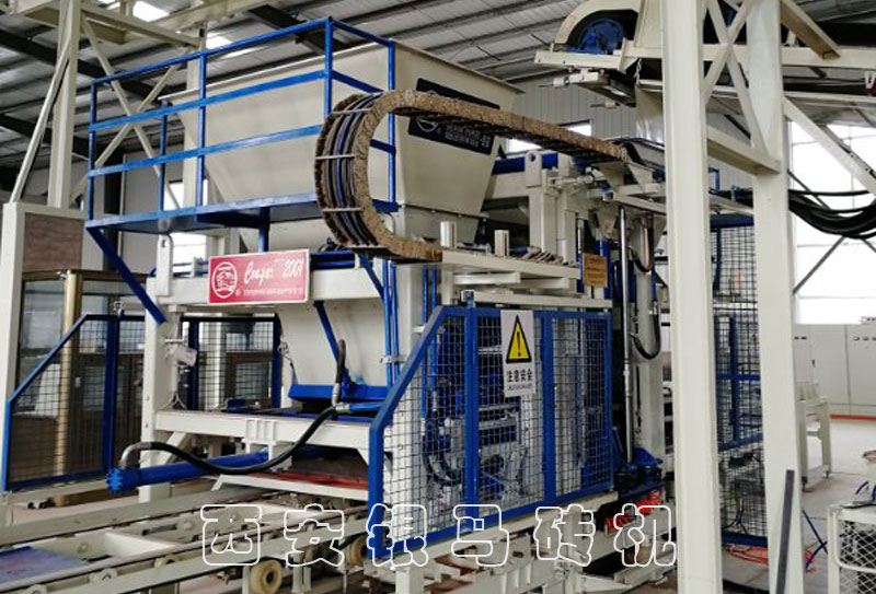 免燒壓磚機(jī)生產(chǎn)線：符合市場(chǎng)需求，轉(zhuǎn)“危”為“機(jī)”！