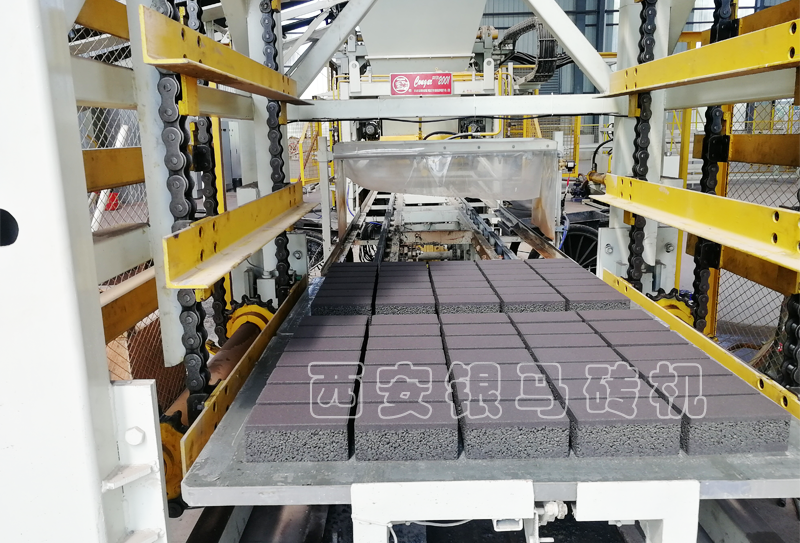 “兩會”提出生態(tài)“自我平衡”  透水磚機成新一輪環(huán)保建材主角