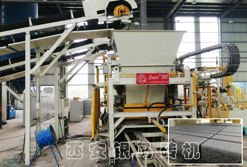 銀馬水泥磚機夏季生產(chǎn)，這些問題必須提前預(yù)防！