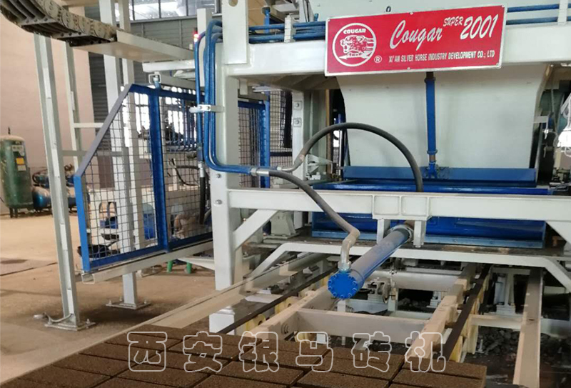 透水磚機(jī)：制磚機(jī)械設(shè)備能否化解“海綿城市”建設(shè)中的難題？