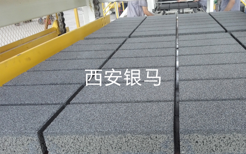 海綿透水磚生產(chǎn)線(xiàn)：解時(shí)代之需 解城市之困