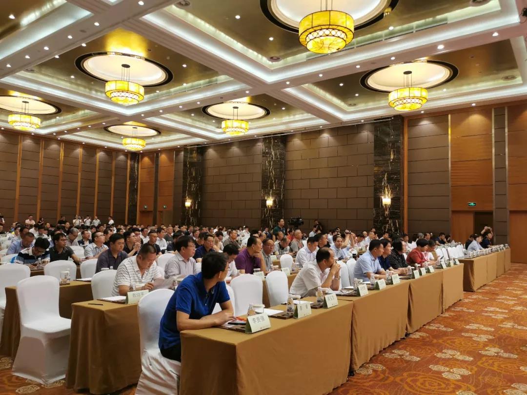 2019年中國(guó)磚瓦行業(yè)大會(huì)圓滿落幕，銀馬環(huán)保磚/石一體機(jī)備受矚目！