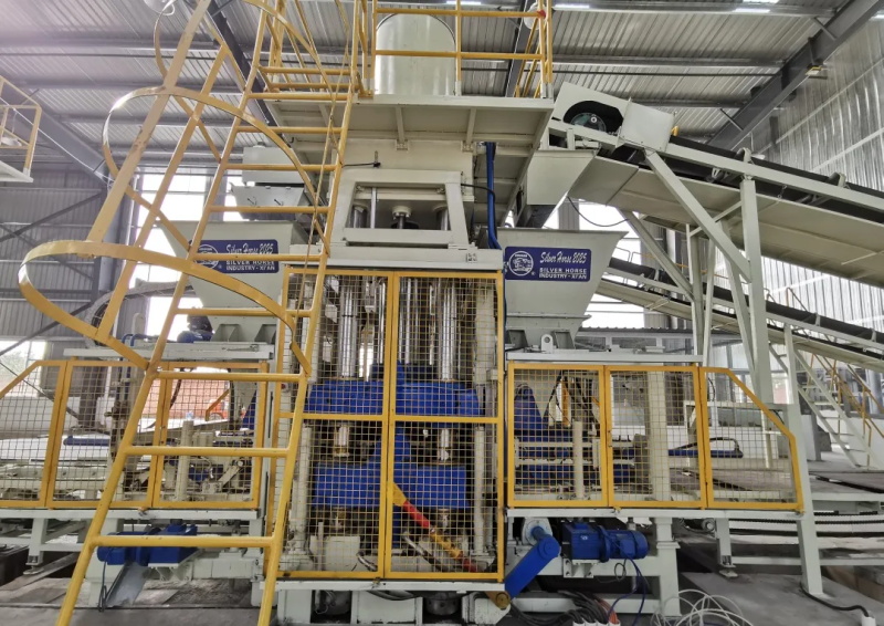 全能磚石成型機：銀馬研發(fā) 國際先進機型