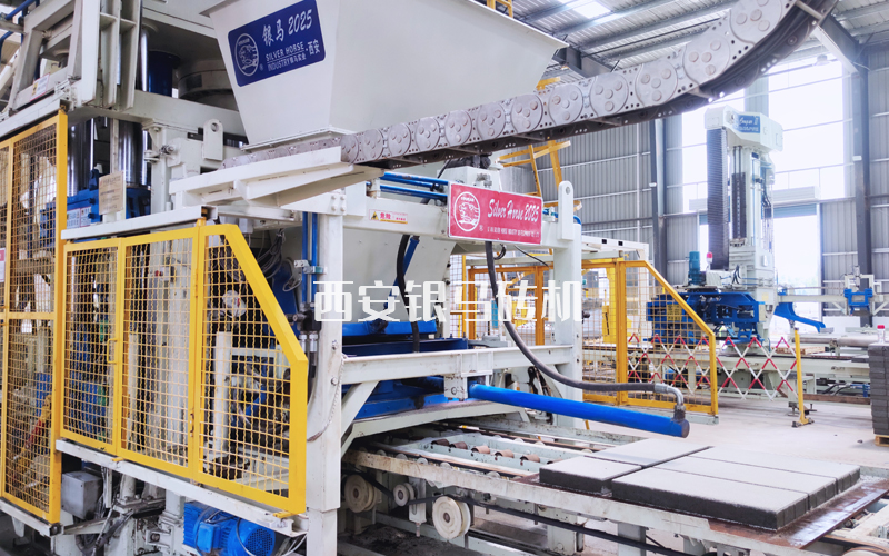 被評(píng)定為&ldquo;國(guó)際領(lǐng)先水平&rdquo;的全自動(dòng)免燒磚機(jī)械設(shè)備