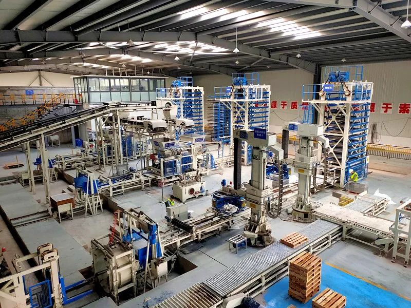 中國工程機械工業(yè)協(xié)會會長蘇子孟一行蒞臨西安銀馬參觀考察