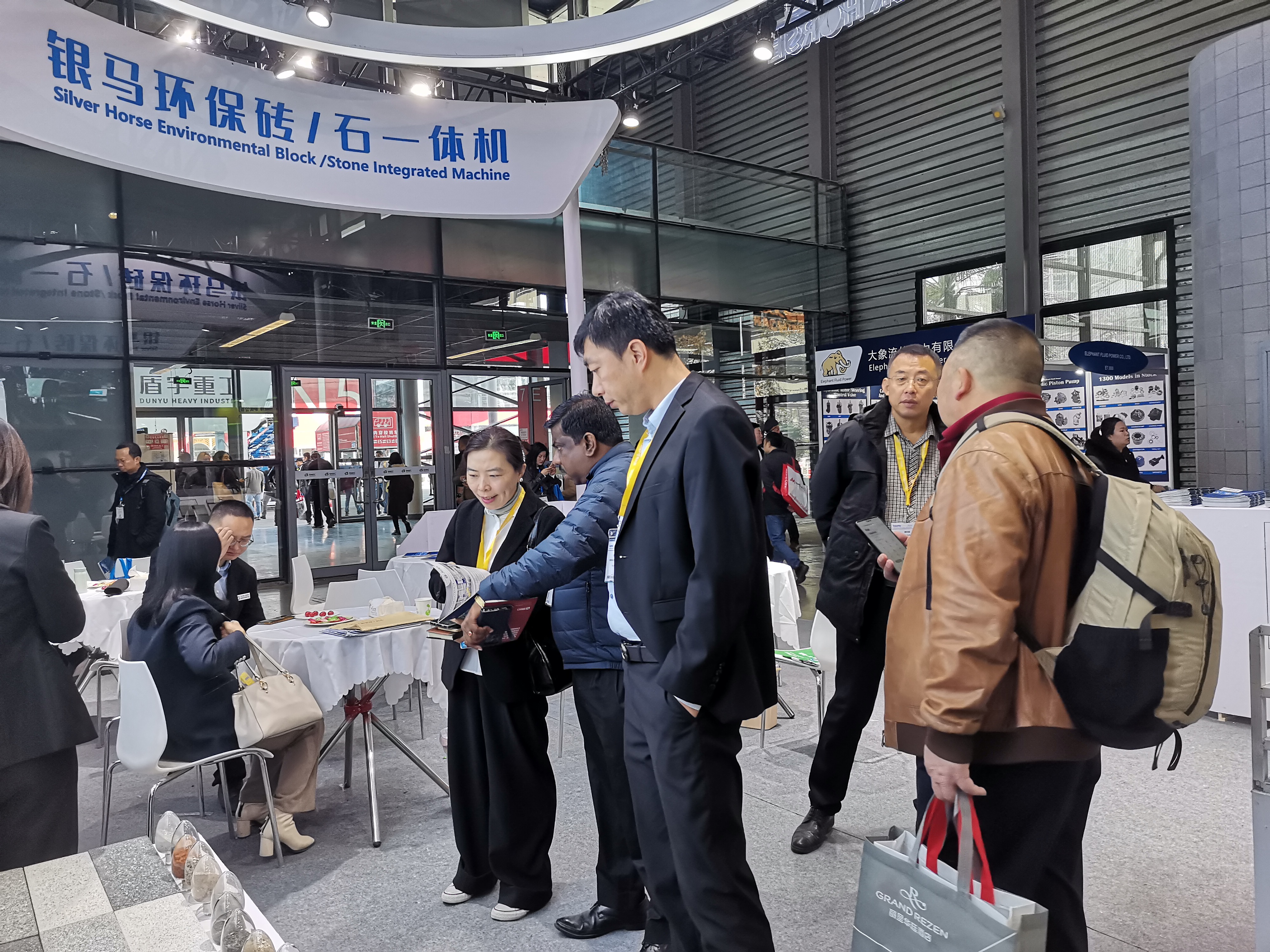 西安銀馬公司誠邀您共赴bauma CHINA 2024上海寶馬展！