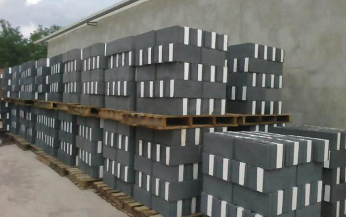 夾聚苯砌塊生產(chǎn)線設(shè)備